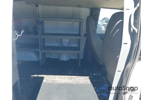 2004 Chevrolet Astro z USA, uszkodzony, nr VIN 1GCDM19X84B109084